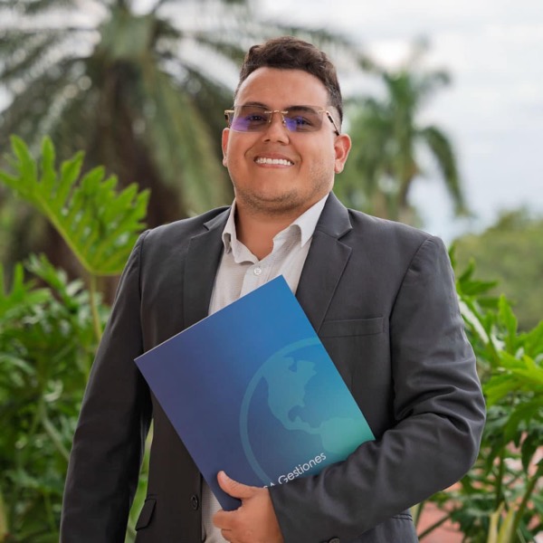 Ángelo Salazar